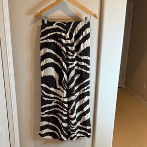 H&M Zebra Pattern Maxi Skirt in Black and White
